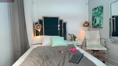 Snapshot of anthonelaa__ chatting on June 2026 08:25:02 PM Anthonelaa online show from June 2026 08:25:02 PM