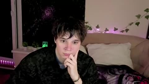 Anthony online show from April 2026 06:01:01 PM