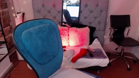 Snapshot of antolyh_c chatting on March 2026 12:10:01 PM antolyh_c online show from March 2026 12:10:01 PM