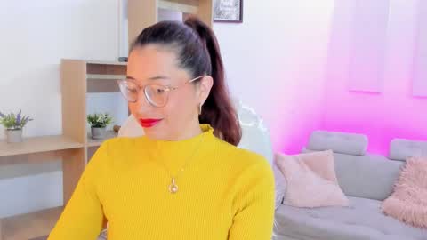 Antonella online show from September 2025 12:10:01 PM