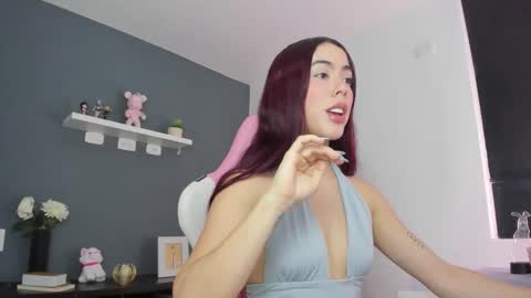 Snapshot of antonella_28_ chatting on May 2026 08:37:01 PM Antonella online show from May 2026 08:37:01 PM