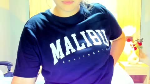 A N T O N E L L A  online show from February 2025 12:54:02 AM