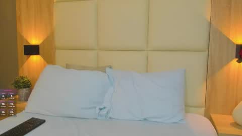 A N T O N E L L A  online show from October 2025 12:18:02 PM