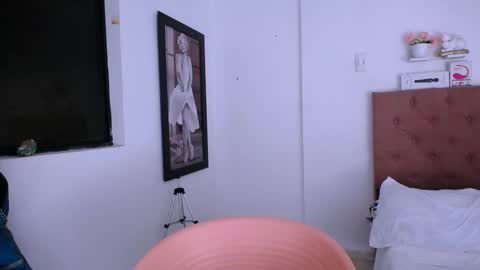 antonella online show from January 2025 02:57:01 AM