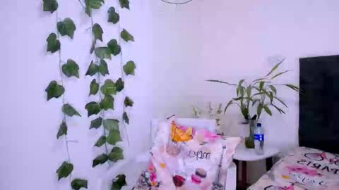 Snapshot of antonella_mcry chatting on February 2026 10:54:02 PM antonella online show from February 2026 10:54:02 PM