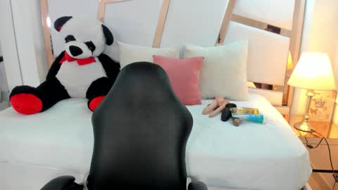 Snapshot of antonella_moon7 chatting on February 2026 03:35:01 AM Antonella Moon 7 online show from February 2026 03:35:01 AM