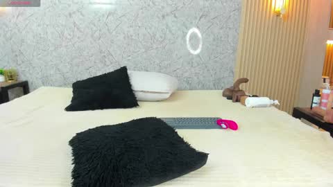 Snapshot of antonella_west chatting on May 2026 09:01:01 PM Anto online show from May 2026 09:01:01 PM