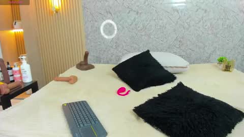 Snapshot of antonella_west chatting on June 2026 08:32:02 PM Anto online show from June 2026 08:32:02 PM