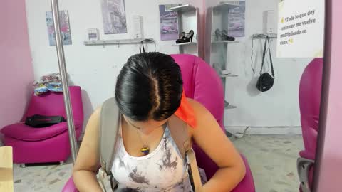 ANTONELLA online show from January 2026 12:00:01 PM