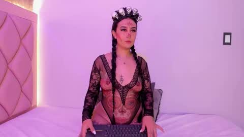 ANTONELLE  online show from October 2025 11:00:01 AM