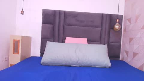 Antonella online show from November 2025 11:54:01 AM