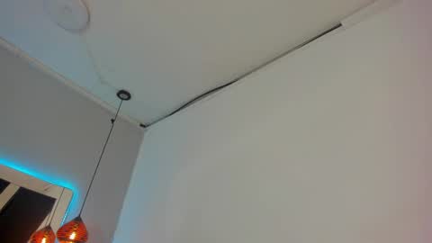 A N T O N E L L E  online show from January 2025 11:15:02 AM