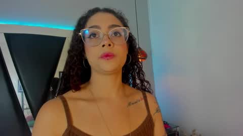 A N T O N E L L E  online show from January 2025 11:23:02 AM