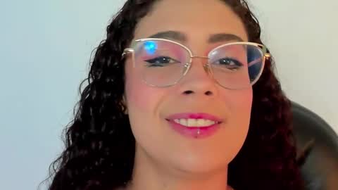 A N T O N E L L E  online show from March 2025 11:07:02 AM