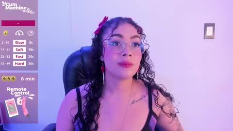 A N T O N E L L E  online show from September 2025 11:32:02 AM