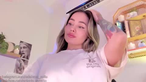 Snapshot of antonia_savatto_ chatting on September 2025 09:41:02 PM o ANTO online show from September 2025 09:41:02 PM