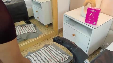 Antonia online show from February 2026 01:36:01 PM