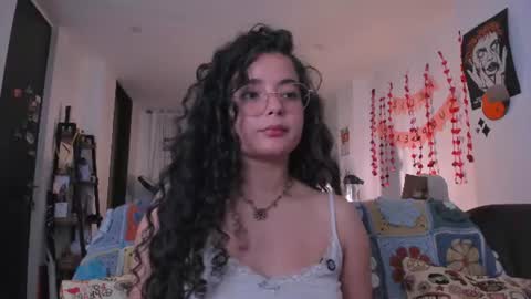 Snapshot of antoniart_ chatting on June 2026 05:12:01 AM Antonia online show from June 2026 05:12:01 AM