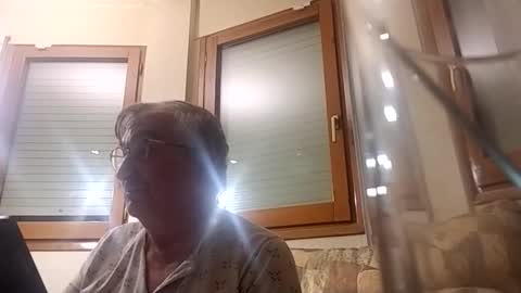 Antonio online show from October 2025 10:17:01 PM