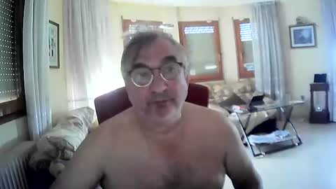 Antonio online show from October 2025 10:23:02 AM