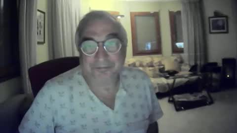 Antonio online show from October 2025 09:58:02 PM