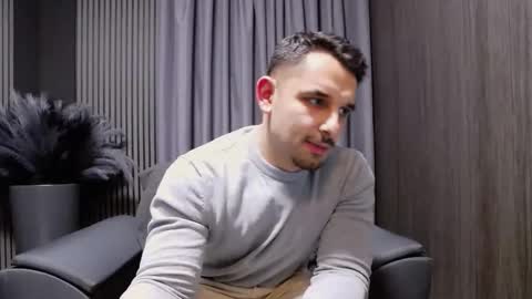 HI My name is Antonio online show from December 2025 07:53:02 PM