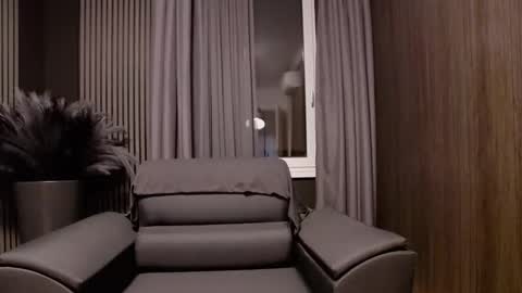 HI My name is Antonio online show from December 2025 07:32:01 PM