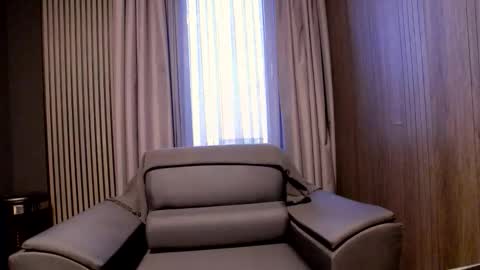 HI My name is Antonio online show from June 2026 06:32:02 PM