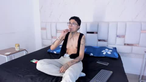 antony_d_ossa online show from April 2026 08:03:02 PM