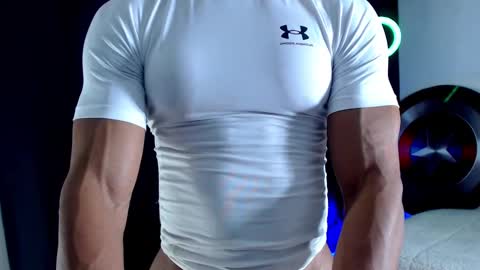 Instagram miguelangel1802  online show from September 2025 03:30:01 AM