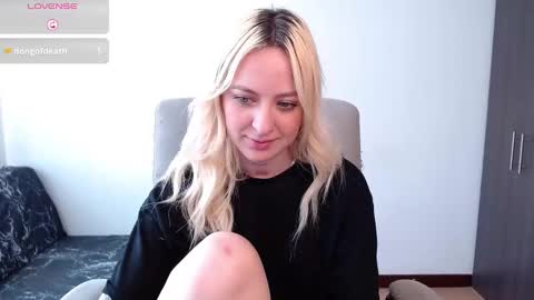 Antonia online show from December 2024 05:04:01 PM