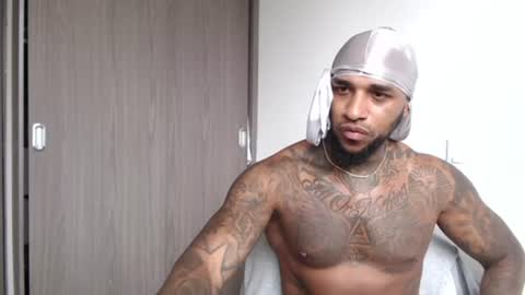 antwanblack11 online show from November 2025 05:53:01 PM