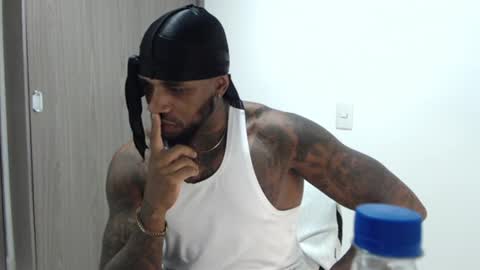 antwanblack11 online show from November 2025 01:05:01 AM