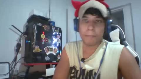 AnuarDHM online show from November 2025 04:55:02 AM