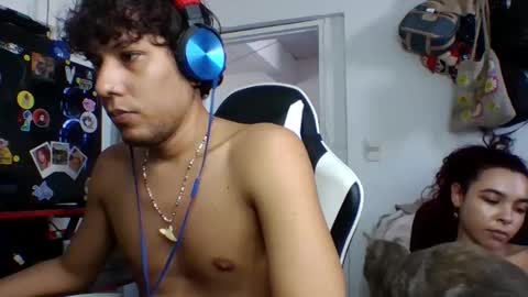 AnuarDHM online show from November 2025 02:50:01 PM