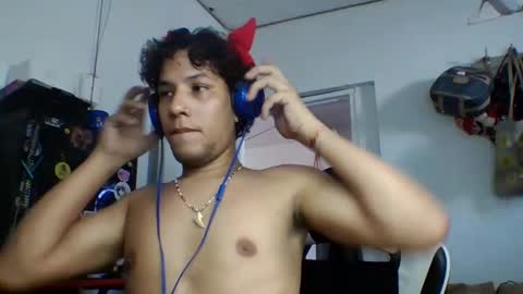 AnuarDHM online show from November 2025 02:28:01 PM