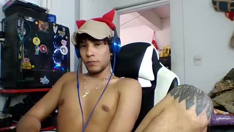 AnuarDHM online show from November 2025 12:59:02 PM