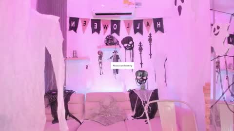 Ana online show from November 2025 07:49:02 PM