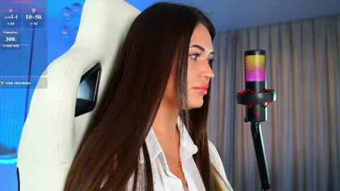 Snapshot of anutka_chocolatee chatting on June 2026 02:51:01 AM Anna online show from June 2026 02:51:01 AM
