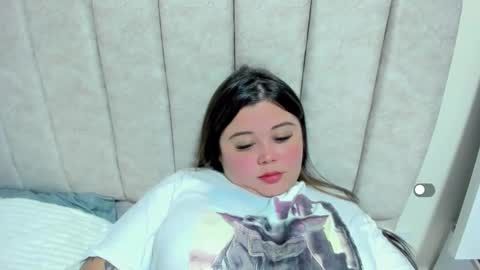   Independent model  online show from January 2025 01:54:01 AM