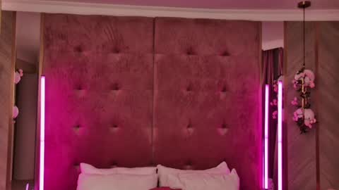 Anya online show from February 2025 10:37:01 PM