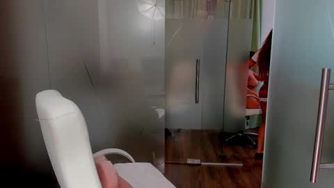 Anya online show from February 2025 02:57:02 PM