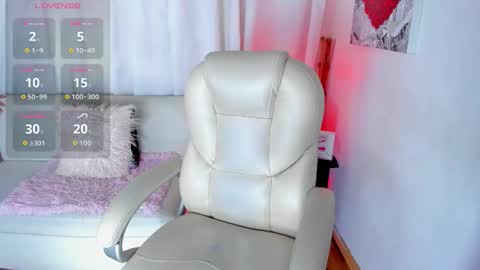 Anyi online show from October 2025 07:46:02 PM