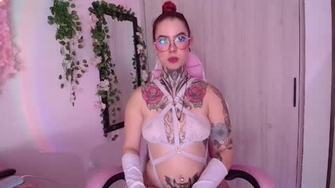 aphrodite__bloom online show from April 2026 10:37:02 PM