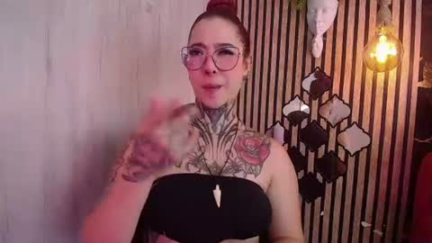 Snapshot of aphrodite__bloom chatting on July 2026 09:10:01 PM aphrodite__bloom online show from July 2026 09:10:01 PM