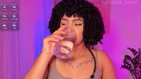 Snapshot of aphrodite_sweet chatting on November 2025 05:02:02 PM Karla online show from November 2025 05:02:02 PM