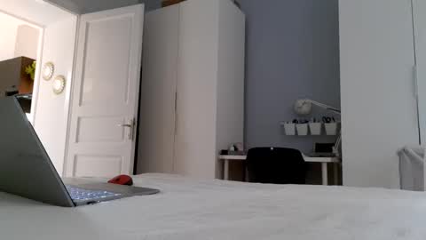 apollobest77 online show from October 2025 11:43:01 AM