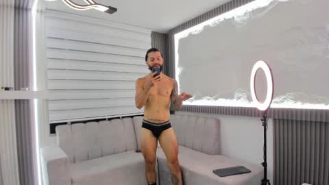 Snapshot of apolo_bianco_ chatting on February 2025 04:47:01 AM APOLO online show from February 2025 04:47:01 AM