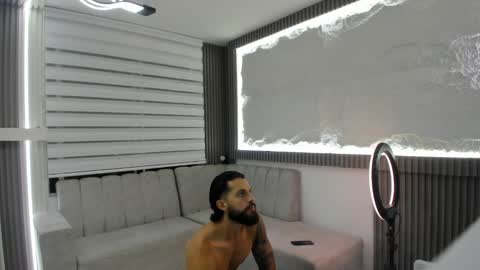 Snapshot of apolo_bianco_ chatting on March 2025 04:15:02 AM APOLO online show from March 2025 04:15:02 AM