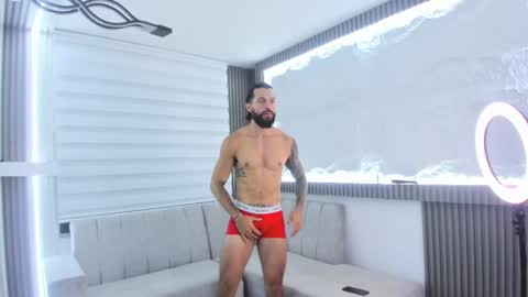 Snapshot of apolo_bianco_ chatting on March 2025 01:35:02 AM APOLO online show from March 2025 01:35:02 AM